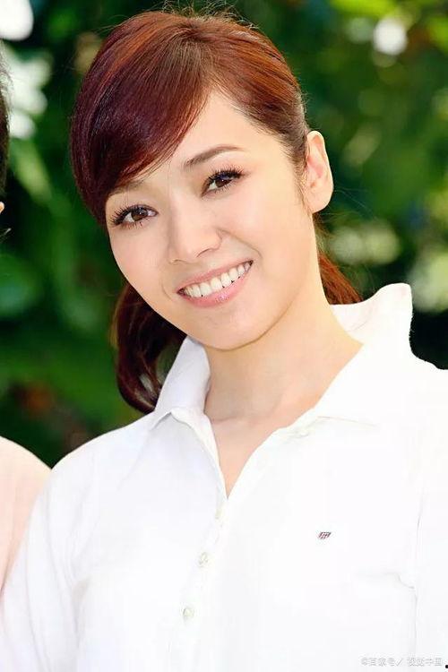 美女主播侯佩岑情欲,情欲绽放的美丽主播